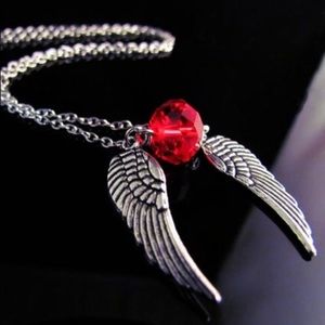 FLASH SALE⭐️ Rocker angel wing stainless necklace
